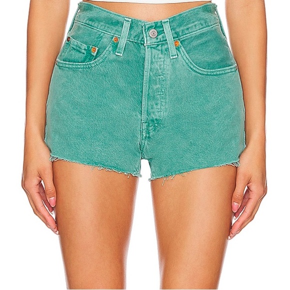 Levi’s 501 Original Short in Dusty Beryl Green - Picture 1 of 4